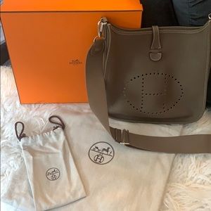 PRISTINE NEW HERMÈS Evelyne III 29